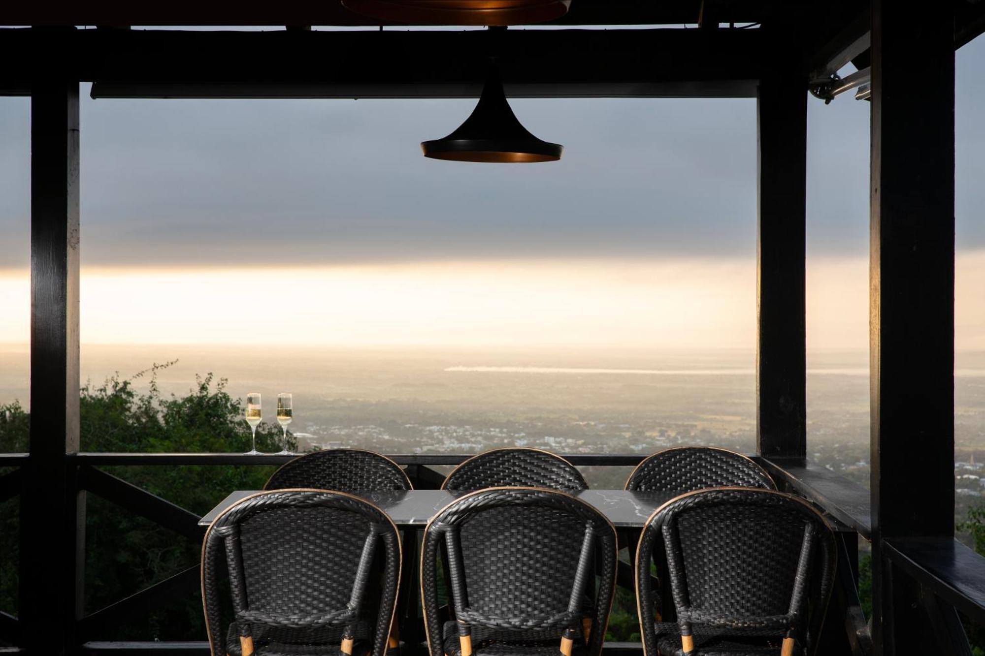 Hotel Camp David Ranch Santiago De Los Caballeros Esterno foto