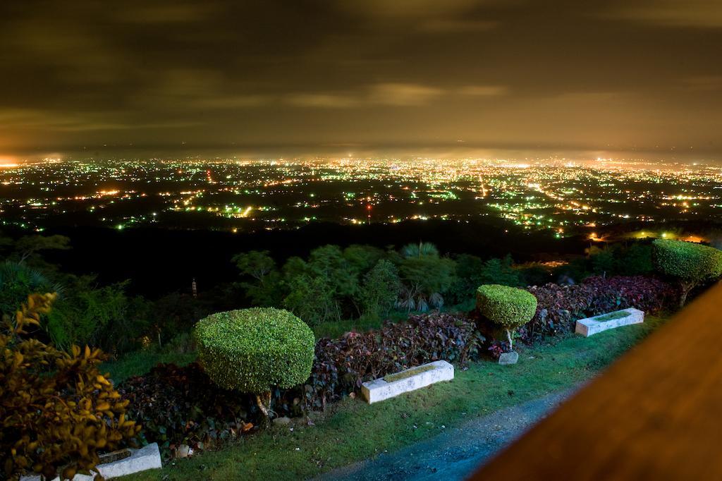 Hotel Camp David Ranch Santiago De Los Caballeros Esterno foto